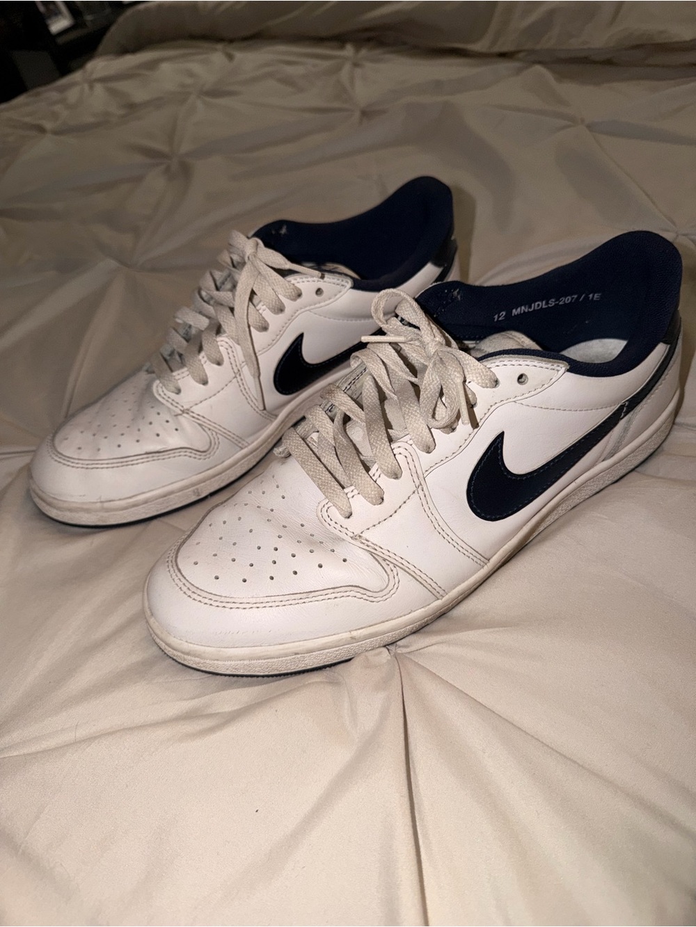Nike Men’s White and Navy Low-Top Sneakers